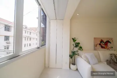 Jing'an New City 1BR on Changde Road apartment in Jing'an, Shanghai - Photo 9 thumbnail