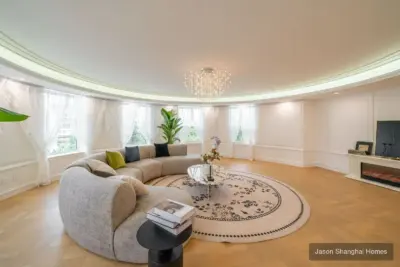 London Plaza 4BR with Pool Access in Changning apartment in Changning, Shanghai - Photo 2 thumbnail