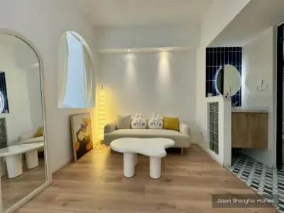 Thomson Center 1BR near Shangcheng Road apartment in Pudong, Shanghai - Photo 4 thumbnail
