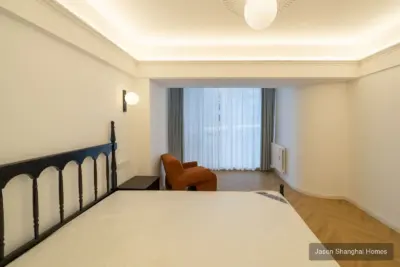 Xin'an Building 3BR with Two Suites and Radiator Heating apartment in Jing'an, Shanghai - Photo 13 thumbnail