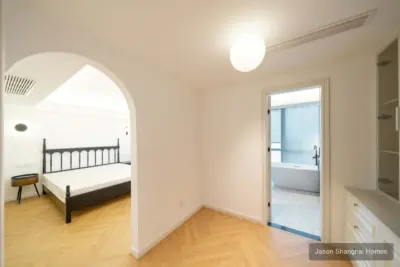 Xin'an Building 3BR with Two Suites and Radiator Heating apartment in Jing'an, Shanghai - Photo 14 thumbnail